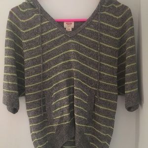 Gray and Green Striped 1/2 Sleeve Hoodie